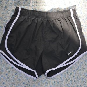 NWOT Nike Tempo Shorts Anthracite Grey Small